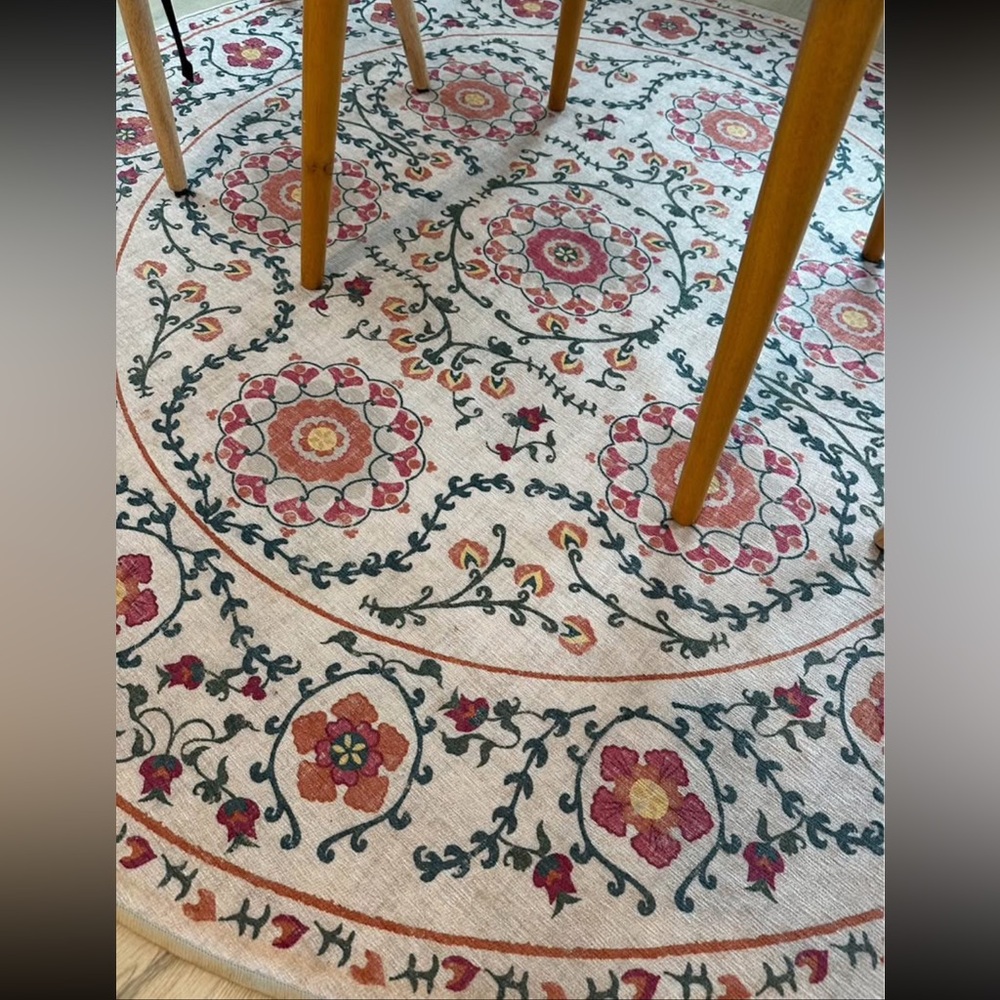 NWOT Round 6ft Ruggable Rug - Picture 2 of 2